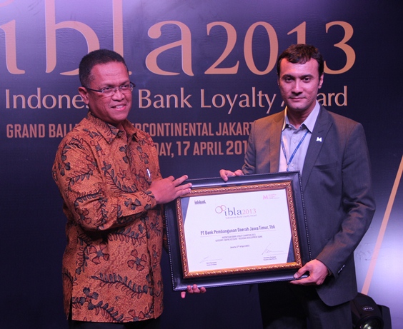 Bank Jatim Achive Indonesia Banking Loyality Award 2013